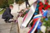 • Премєр СР Іґор Матовіч днесь поклав вінок вдякы і при памятнику павшым ґероям.